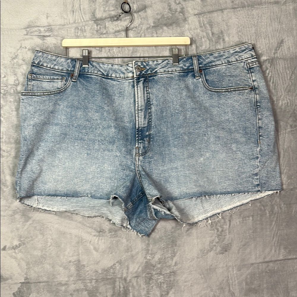 Old Navy Light Wash OG Straight Hi Rose Cut Off Denim Shorts Size 28